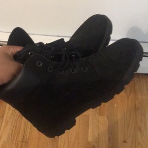 Black timberland boots